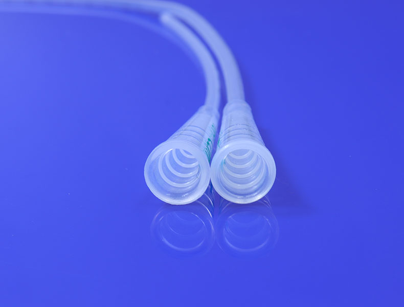 昏迷患者怎么使用一次性導(dǎo)尿管？（中）