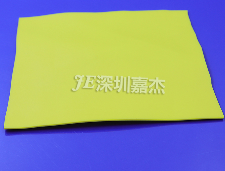 硅膠導(dǎo)熱墊片怎么安裝？